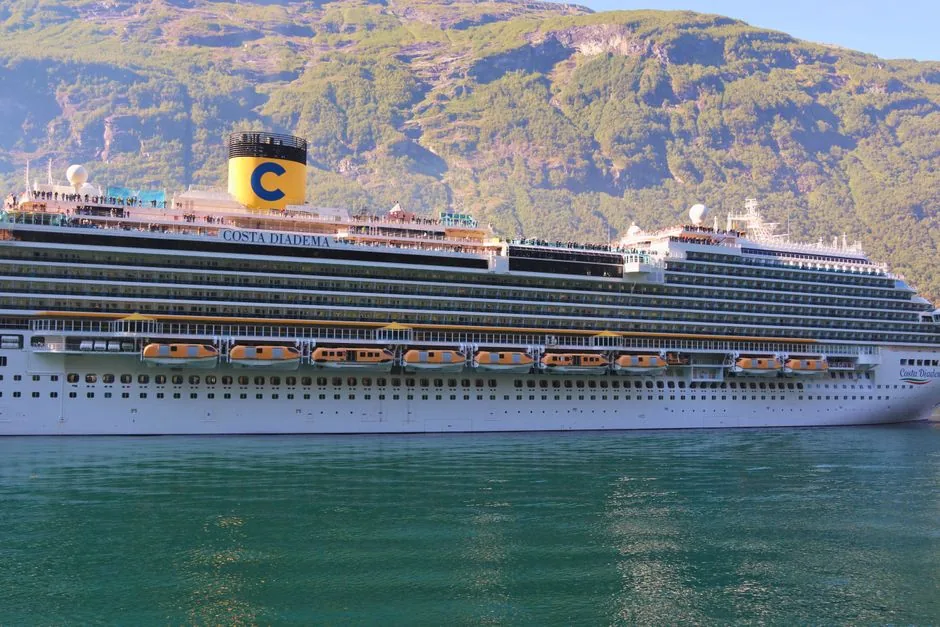 all inclusive resort vs cruise cost