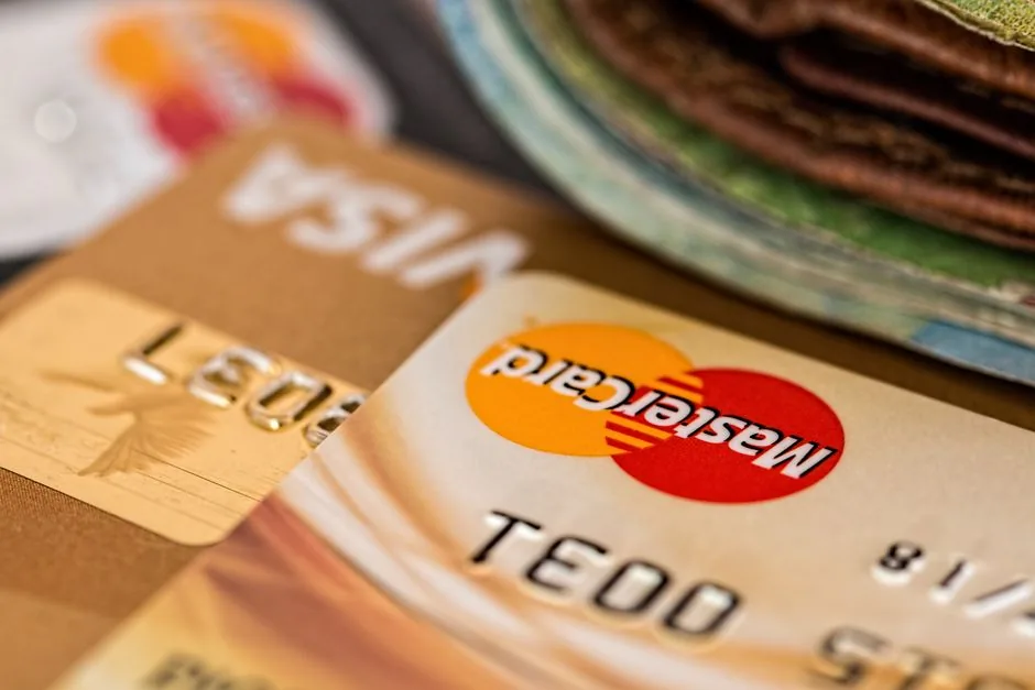 travel credit card vs cash back