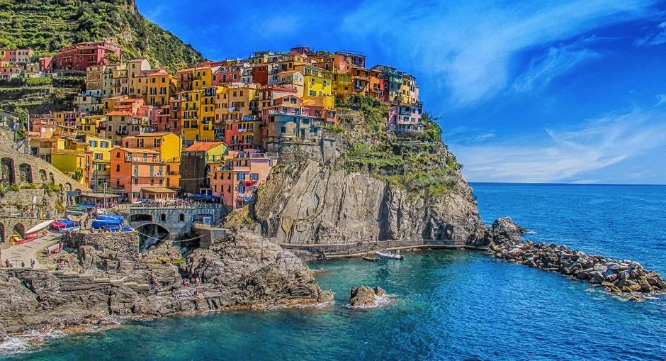 amalfi coast vs cinque terre